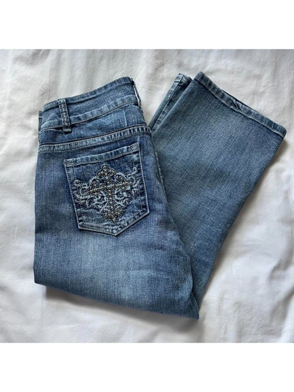 2000s Suko capri blue jeans with cross embellished back pockets